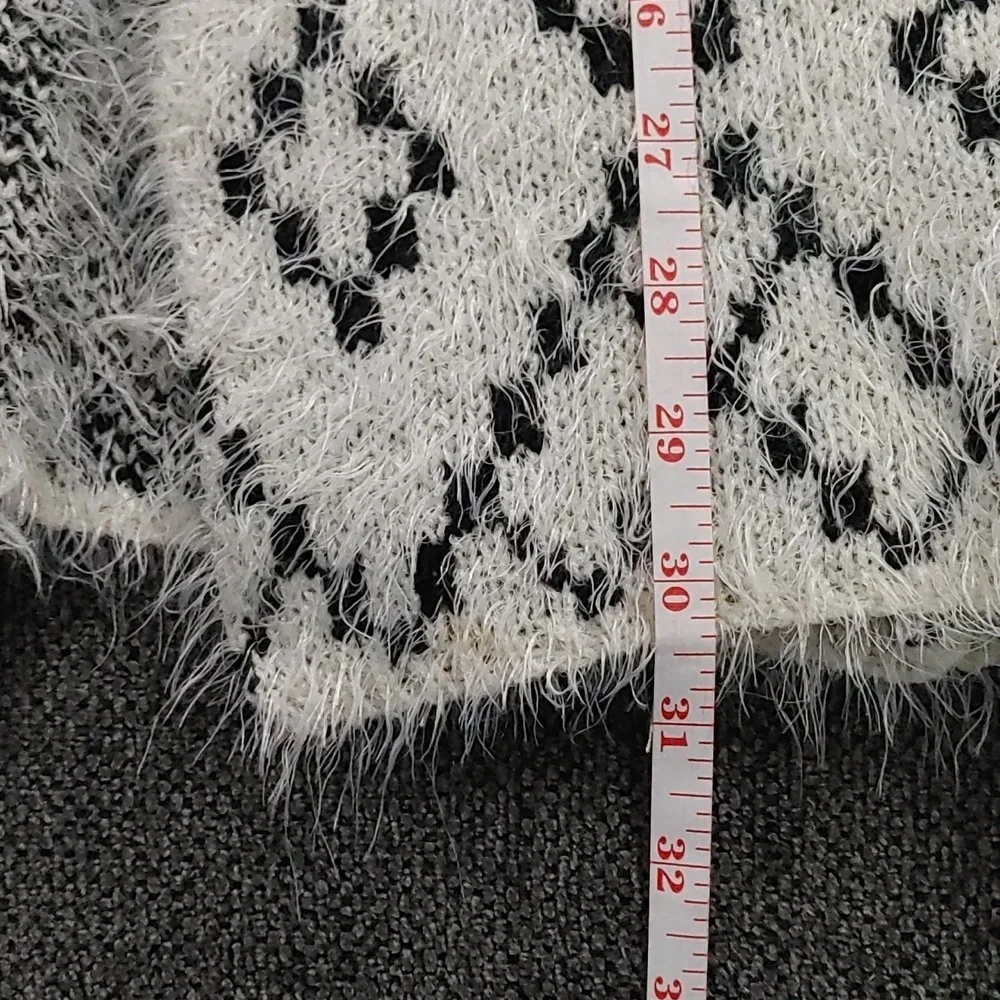 Eyelash Cardigan Women's Sz Small Creamy White And Black Cozy Soft By Outlander - Picture 7 of 7